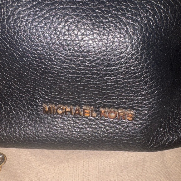 Michael Kors Black Shoulder Bag with Gold Chain - Picture 2 of 16